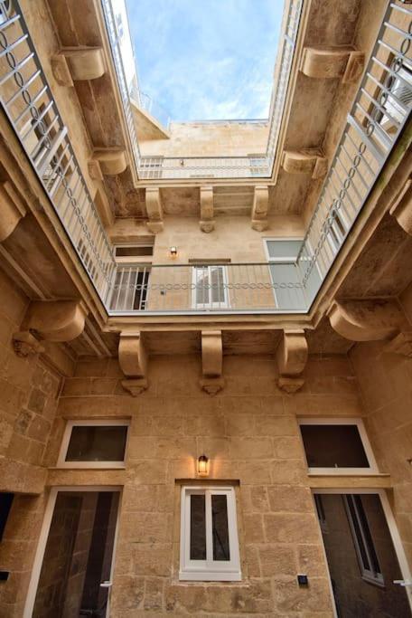 Vallettastay Old Lodge Apartment 3 المظهر الخارجي الصورة